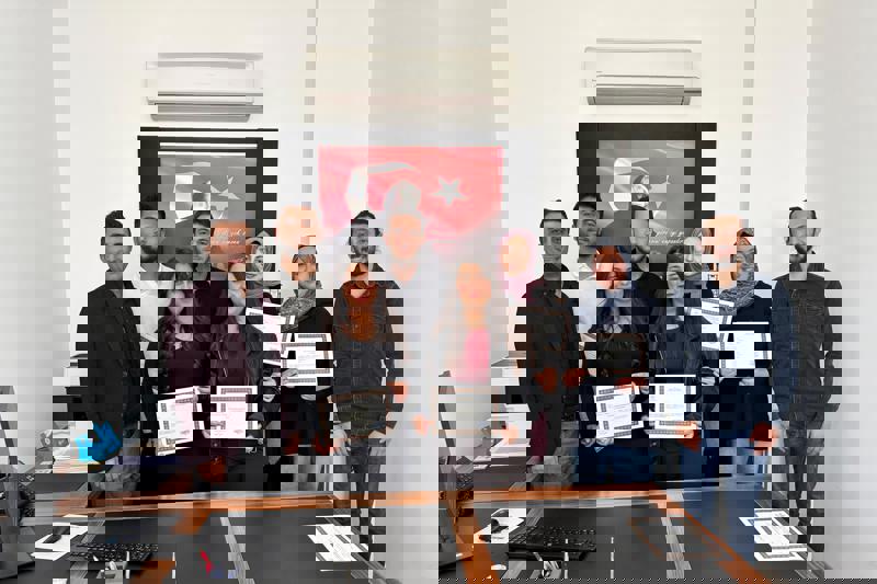 İLK VE ACİL YARDIM ÖĞRENCİLERİ İLK YARDIM EĞİTMENİ OLDU