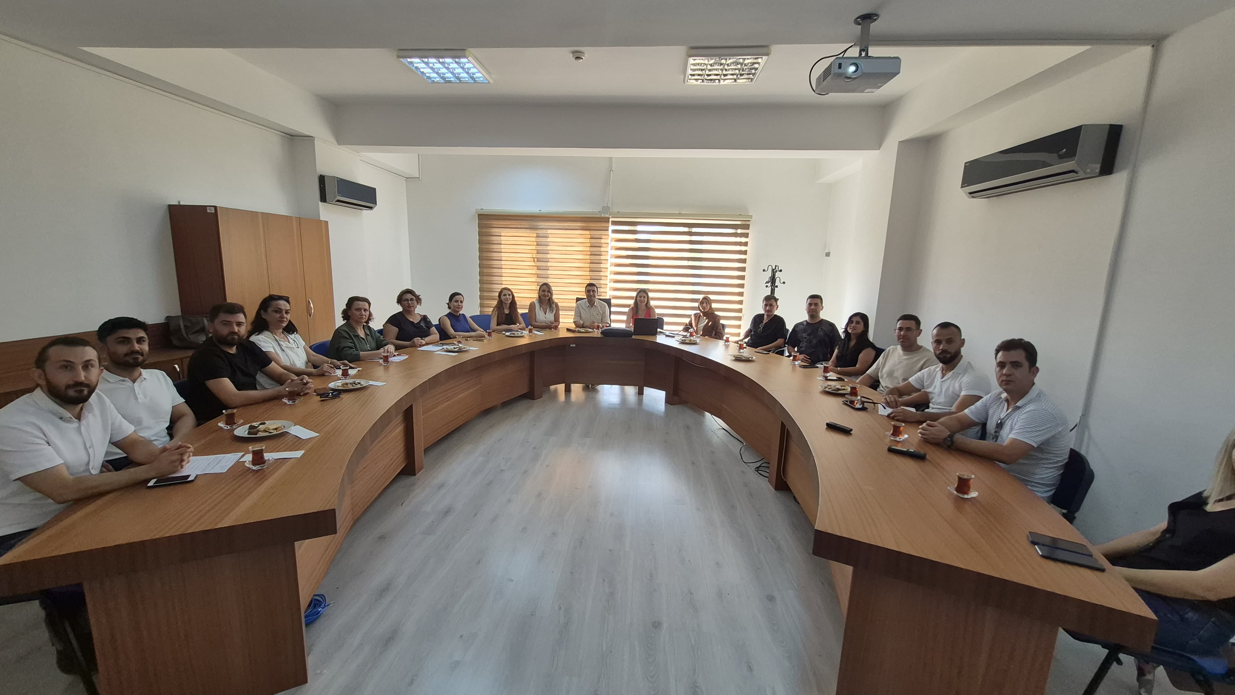  ALKÜ SAĞLIK HİZMETLERİ MYO’DA TIBBİ HİZMETLER VE TEKNİKLER BÖLÜMÜ DIŞ PAYDAŞ TOPLANTISI GERÇEKLEŞTİRİLDİ