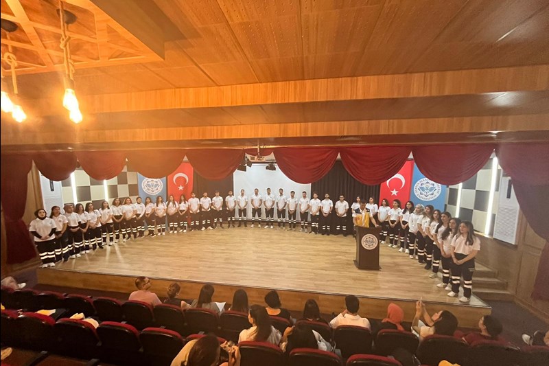İLK VE ACİL YARDIM ÖĞRENCİLERİNDEN ''PARAMEDİK ANDI'' İLK VE ACİL YARDIM ÖĞRENCİLERİNDEN ''PARAMEDİK ANDI''