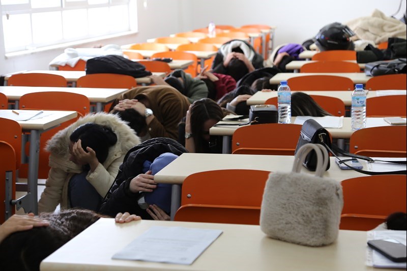 AFET VE ACİL DURUM TAHLİYE TATBİKATI AFET VE ACİL DURUM TAHLİYE TATBİKATI