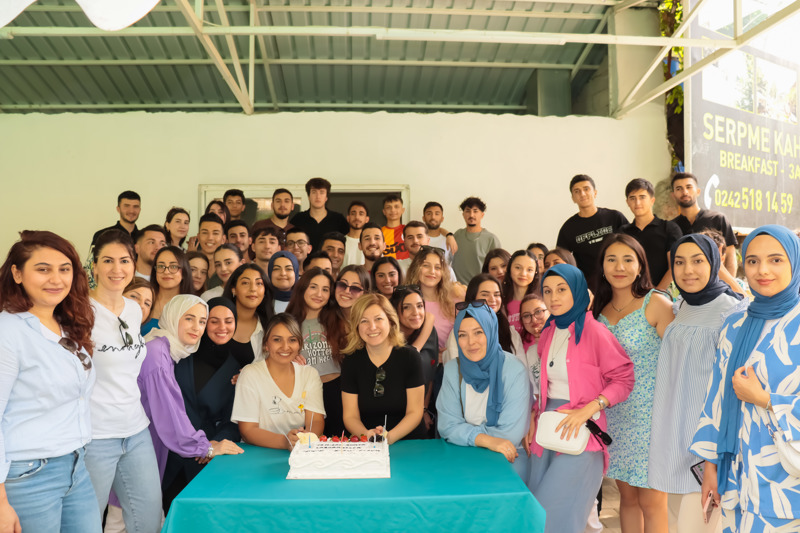 YÜKSEKOKULUMUZDA LABORANTLAR GÜNÜ KUTLANDI