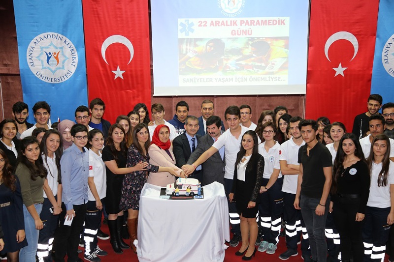 SAĞLIK HİZMETLERİ MYO PARAMEDİK GÜNÜNÜ KUTLADI